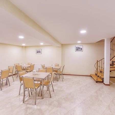 Green Corner Hotel Тбилиси Екстериор снимка