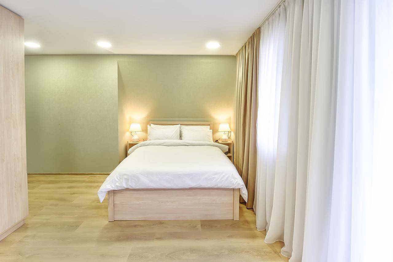 Green Corner Hotel Тбилиси Екстериор снимка