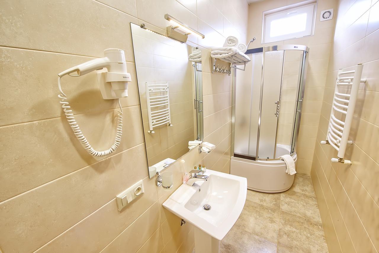 Green Corner Hotel Тбилиси Екстериор снимка