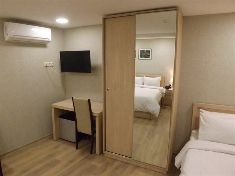 Green Corner Hotel Тбилиси Екстериор снимка